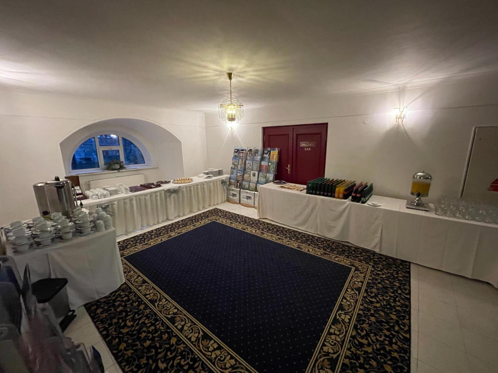 Hotel Ostrov Nymburk Kültér fotó