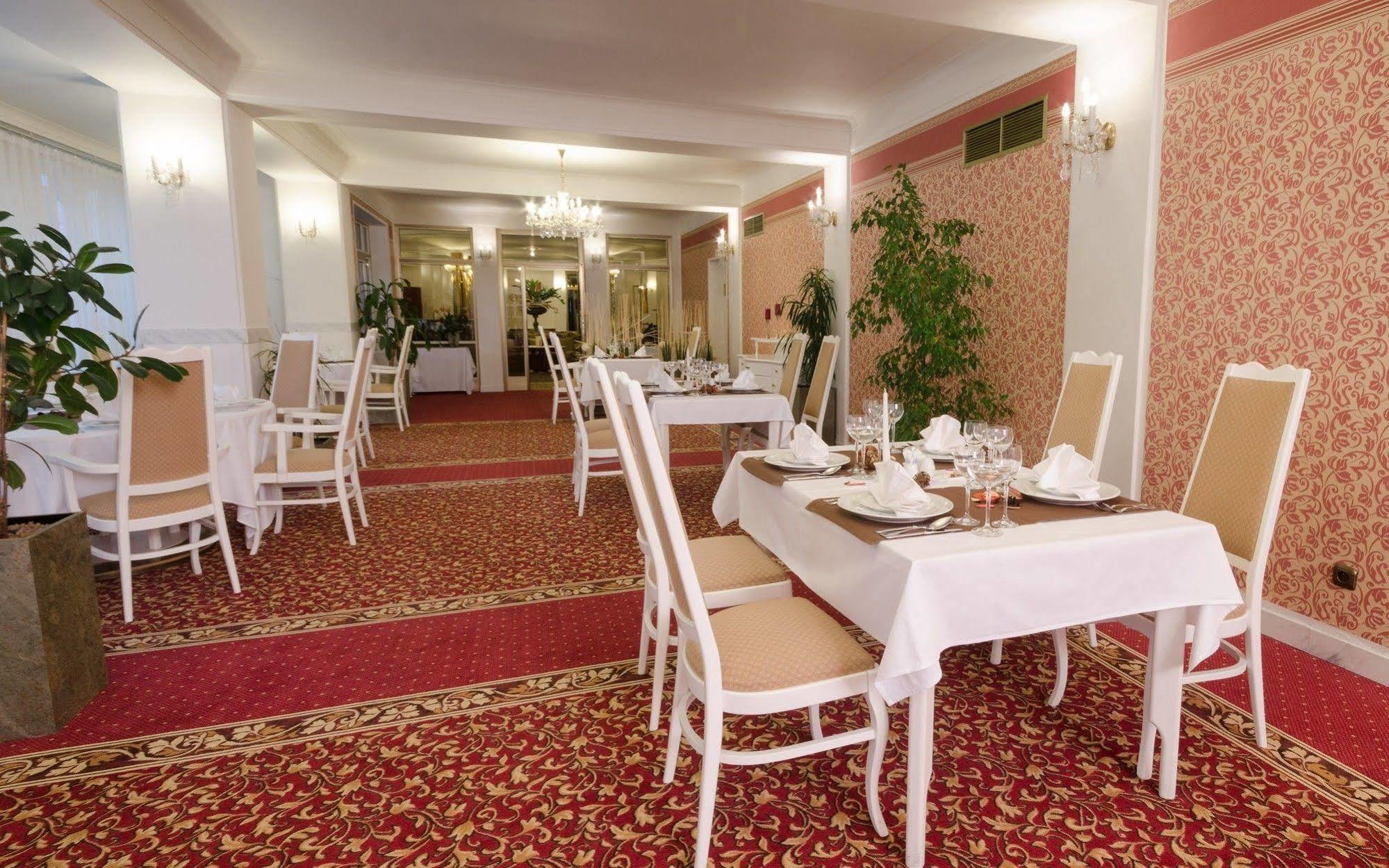 Hotel Ostrov Nymburk Kültér fotó