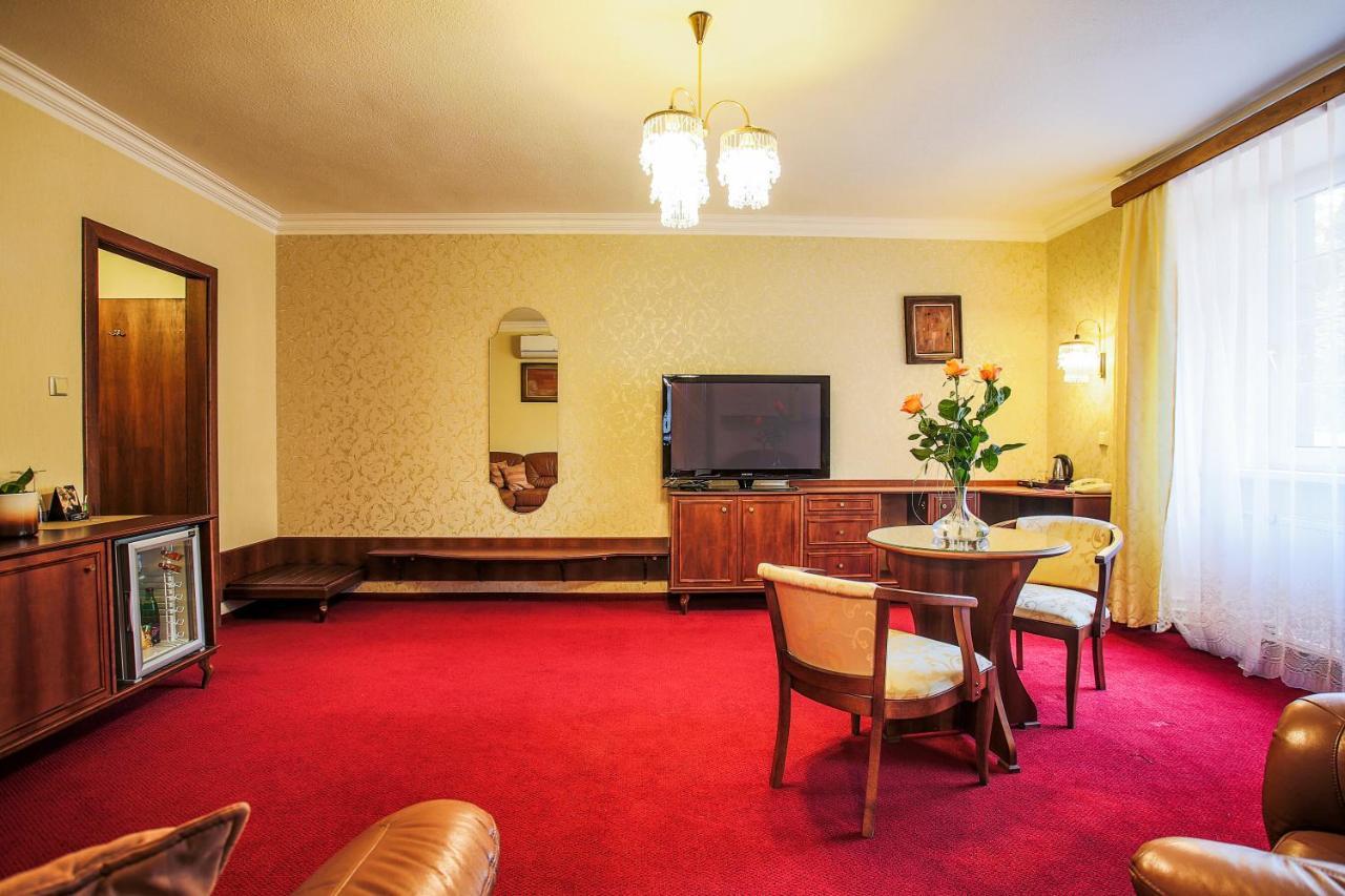 Hotel Ostrov Nymburk Kültér fotó